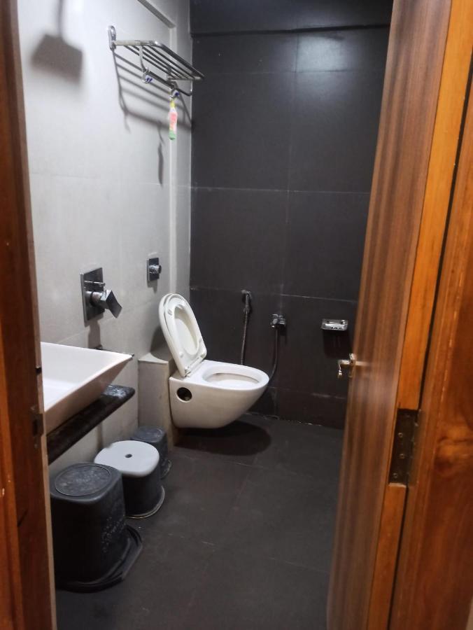 Hotel Madhav Villa Ahmedabad Exterior photo